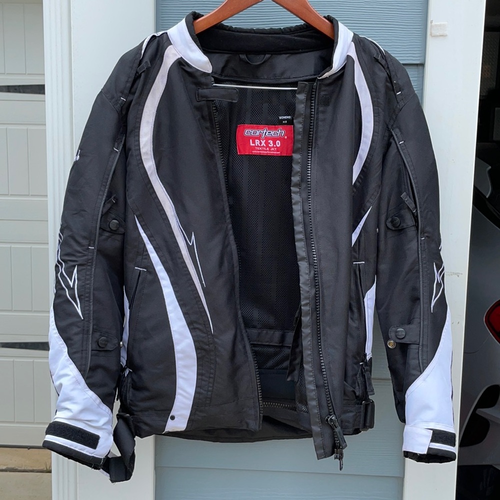 Lds XS like new motorcycle jacket w removable line